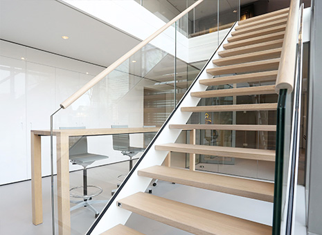 Custom Curved Staircase: A Work of Art and Functionality