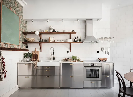  White Gloss Wardrobes: Elegance and Functionality in Bedroom Storage